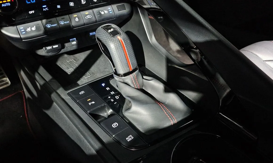 Hyundai AVANTE — фото 9