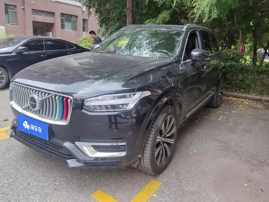 Volvo XC90 — фото 1