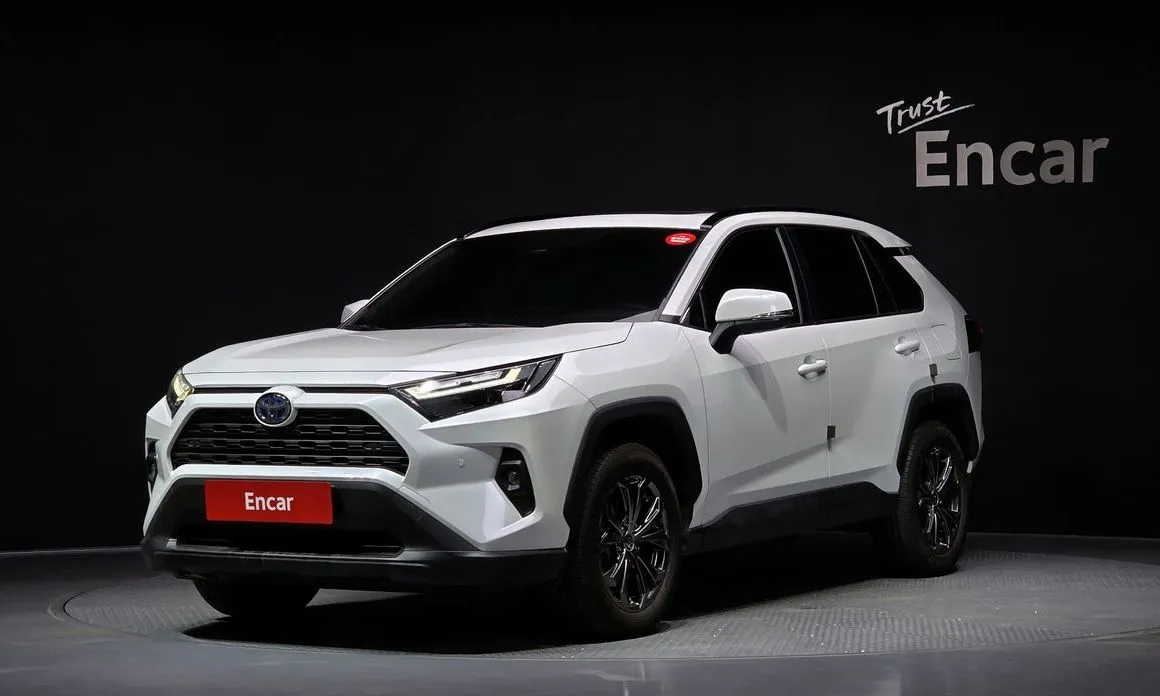 Toyota RAV4 — фото 1
