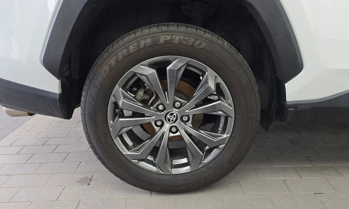 Toyota RAV4 — фото 10