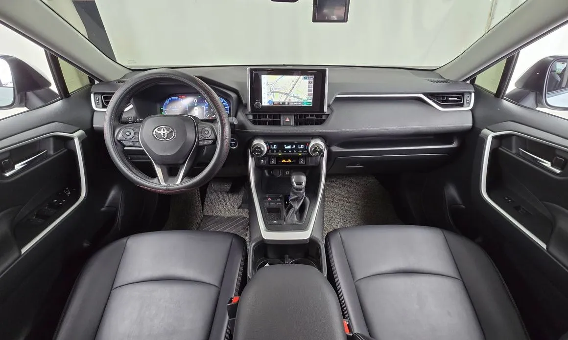 Toyota RAV4 — фото 6