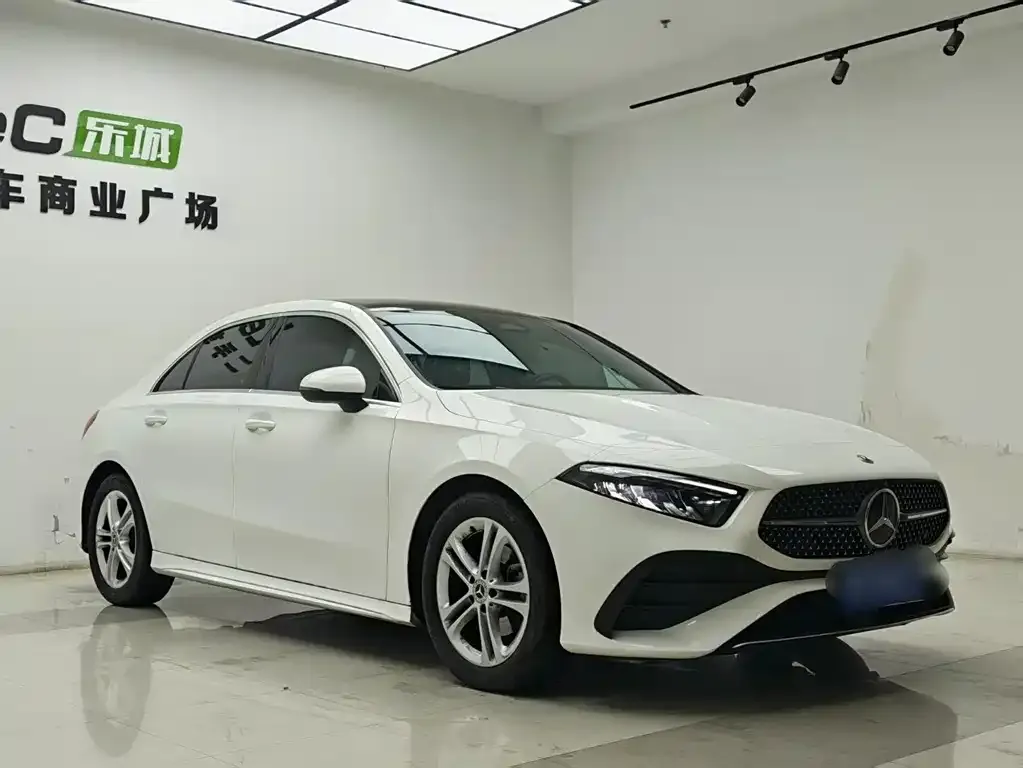Mercedes-Benz A-Class — фото 10