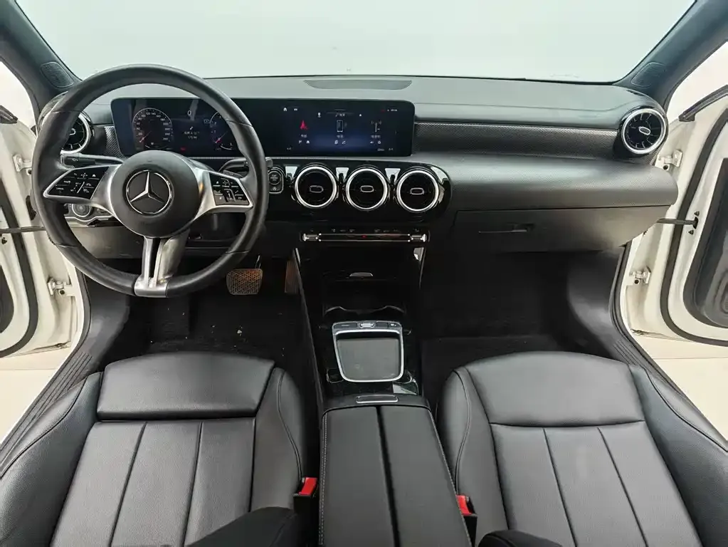 Mercedes-Benz A-Class — фото 9