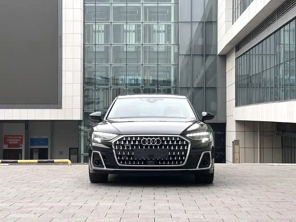 Audi A8 — фото 5