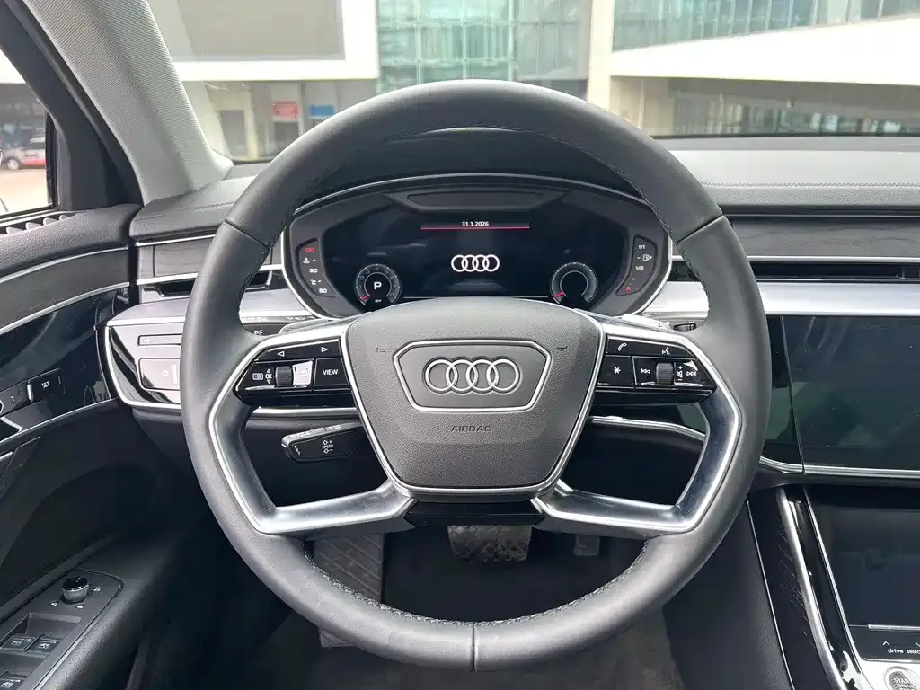 Audi A8 — фото 4