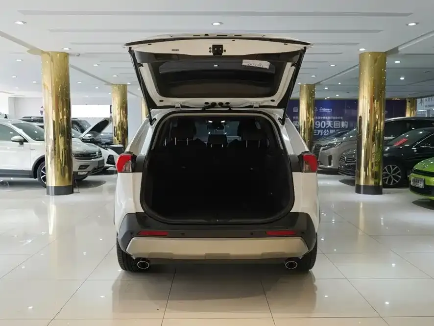 Toyota RAV4 — фото 4