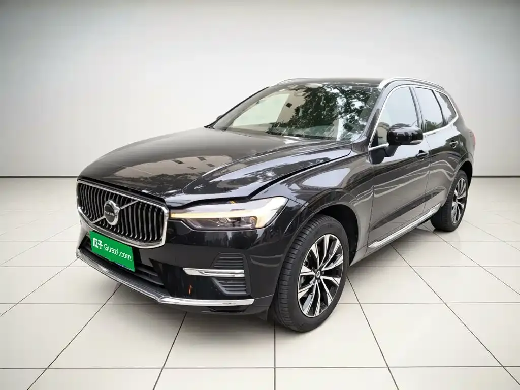 Volvo XC60 — фото 1