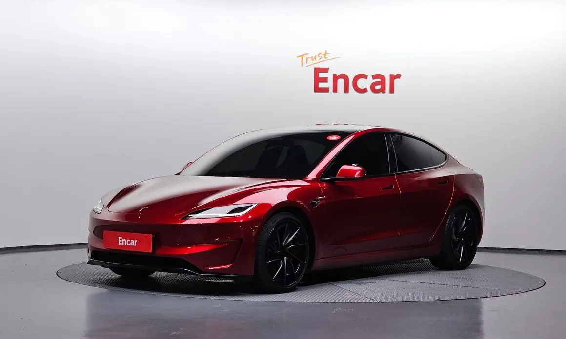 Tesla Model 3 — фото 1