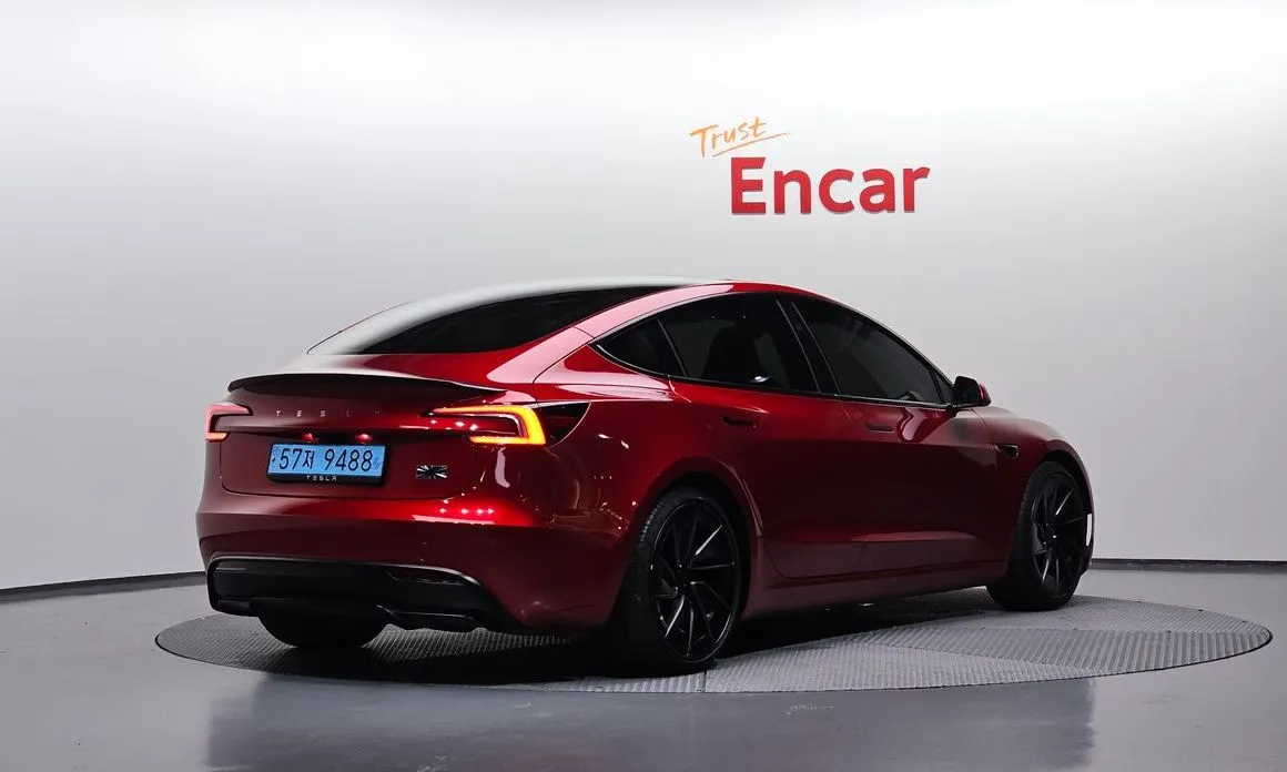 Tesla Model 3 — фото 6