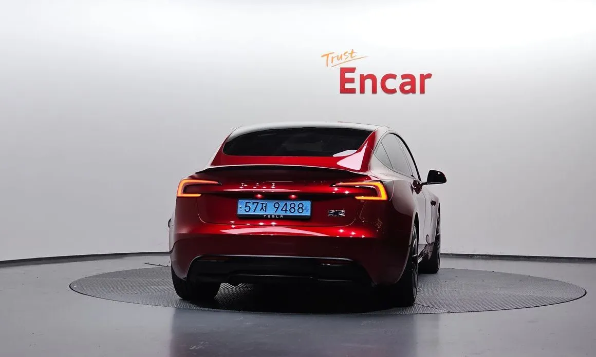 Tesla Model 3 — фото 4