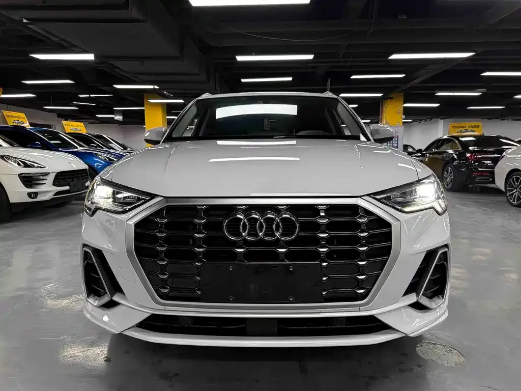 Audi Q3 — фото 8