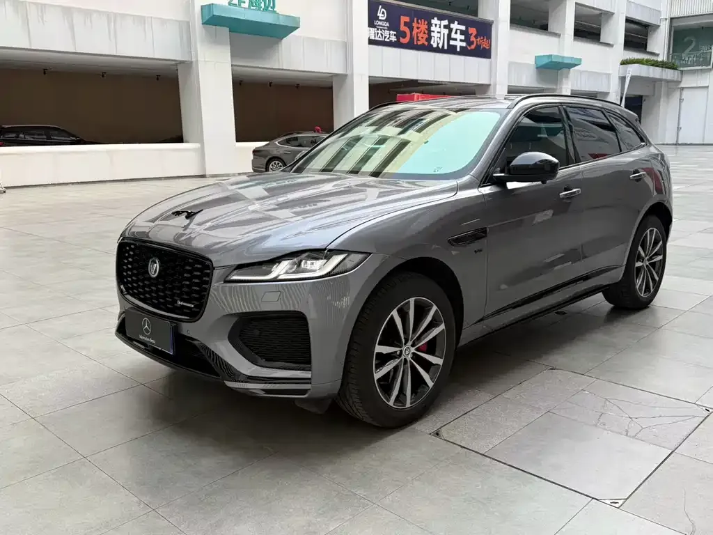 Jaguar F-PACE — фото 1