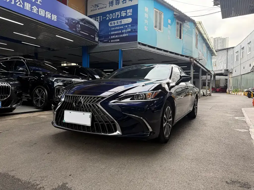 Lexus ES — фото 1