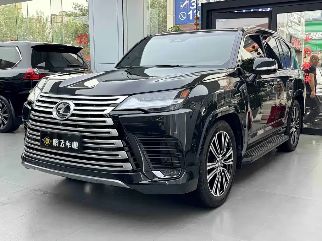 Lexus LX — фото 1