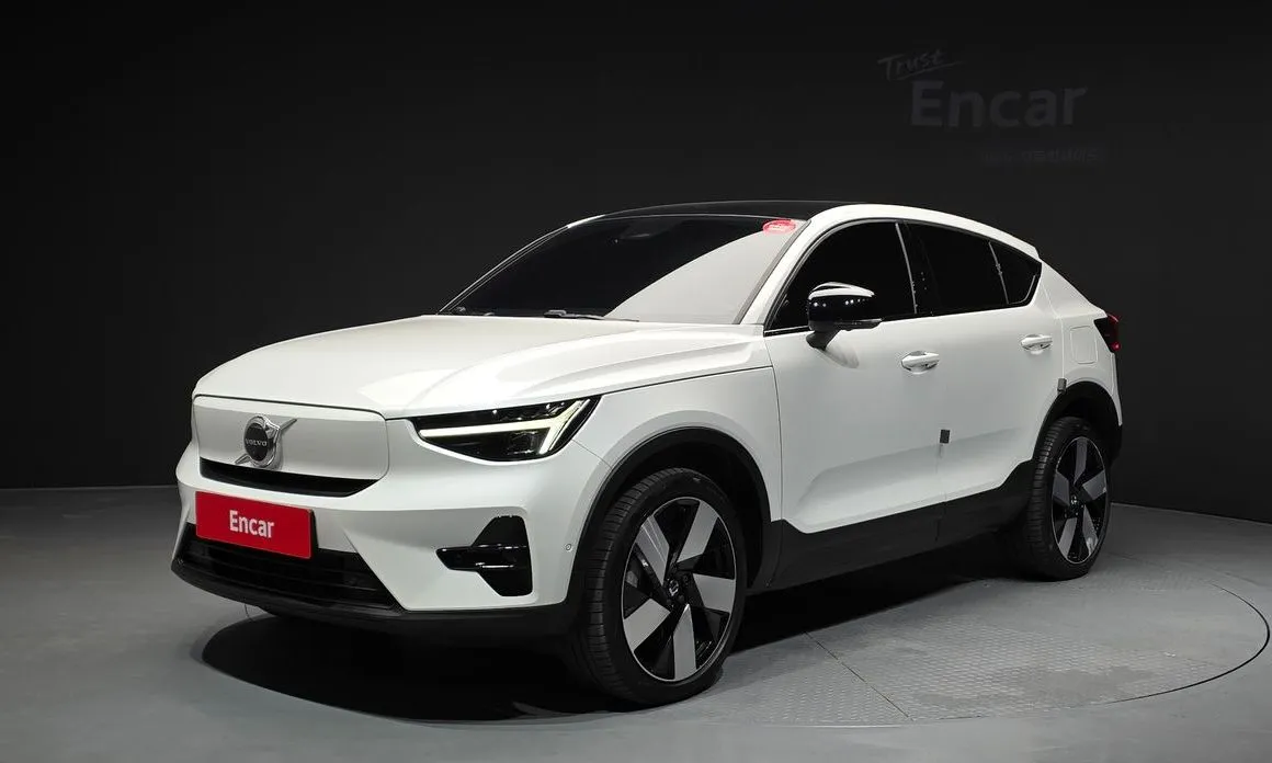 Volvo C40 — фото 1
