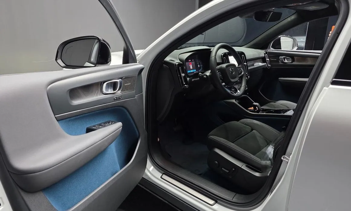 Volvo C40 — фото 10