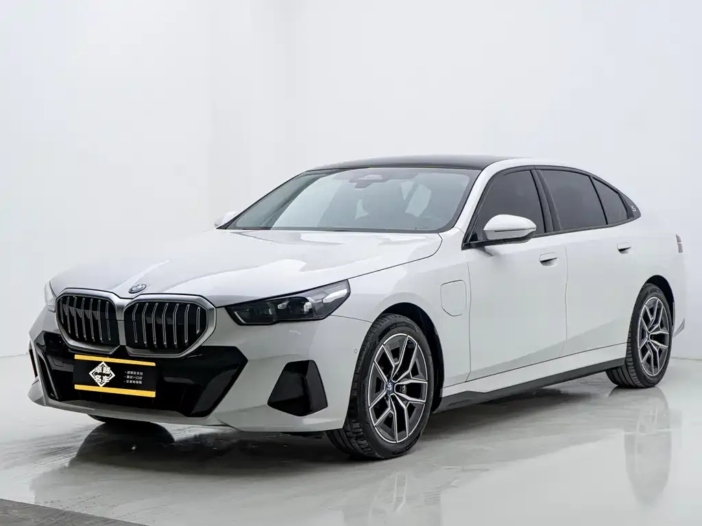 BMW i5 — фото 1