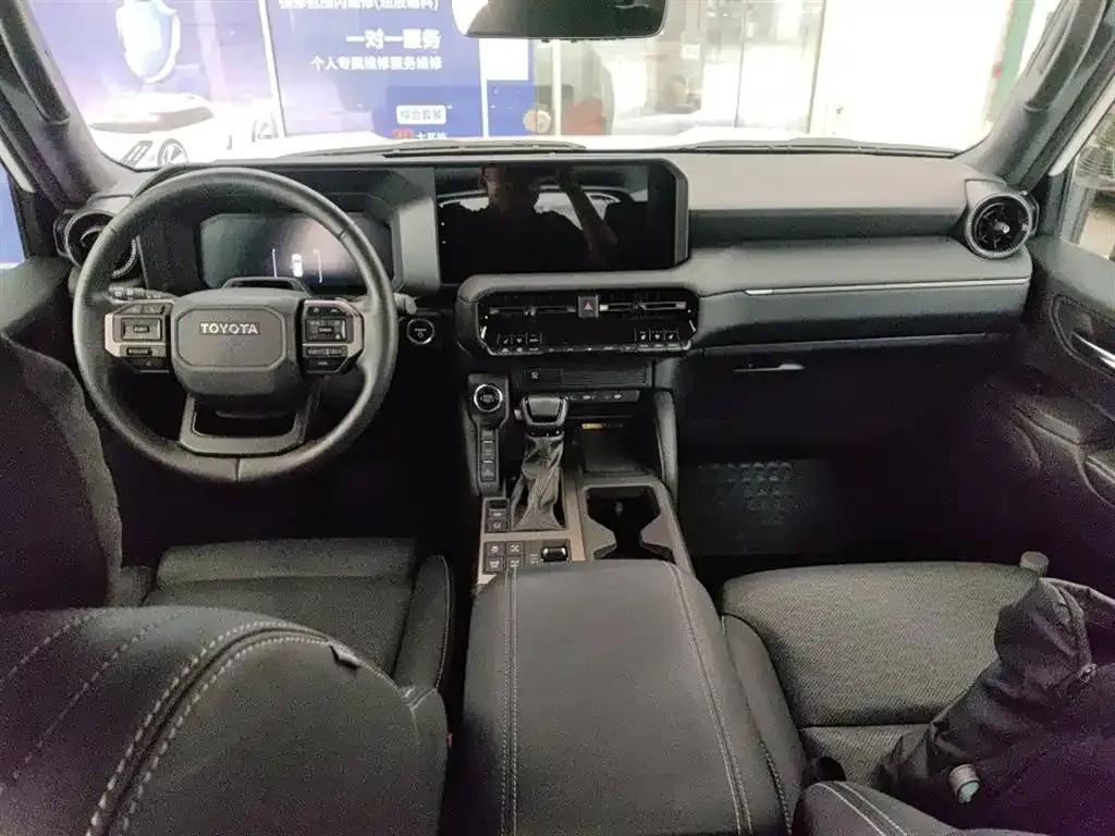 Toyota Prado — фото 9