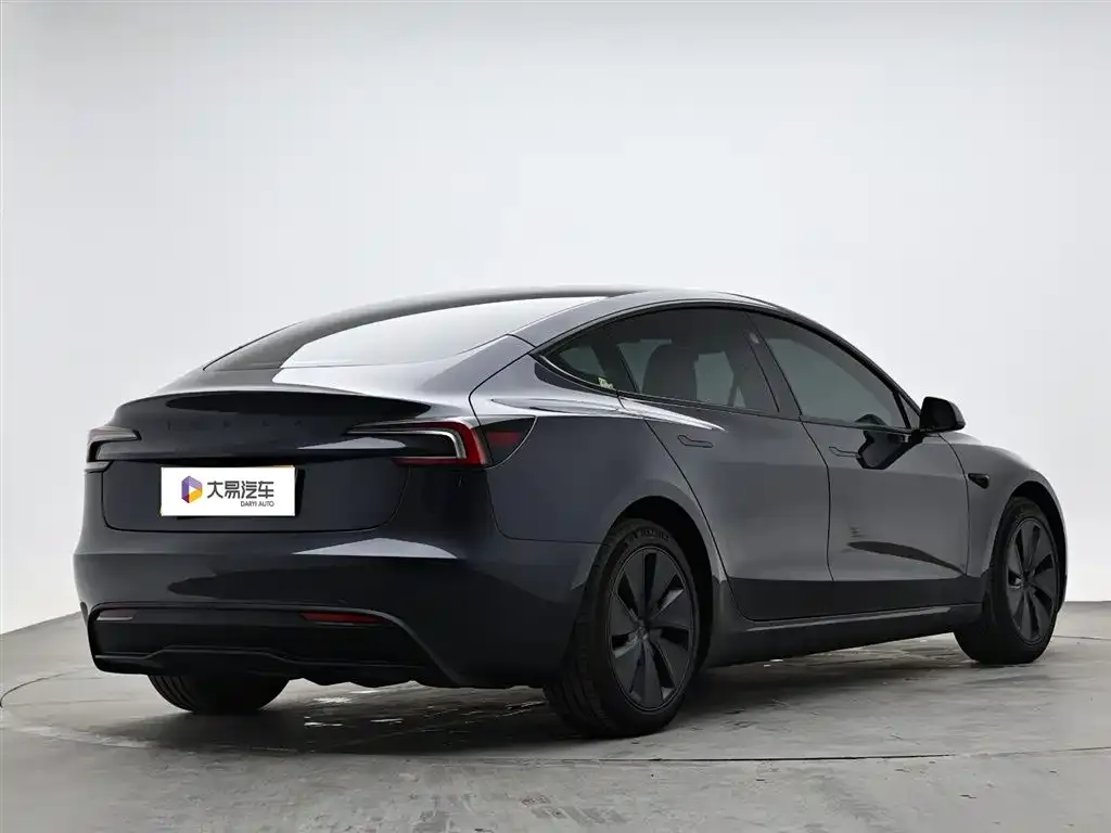 Tesla Model 3 — фото 2