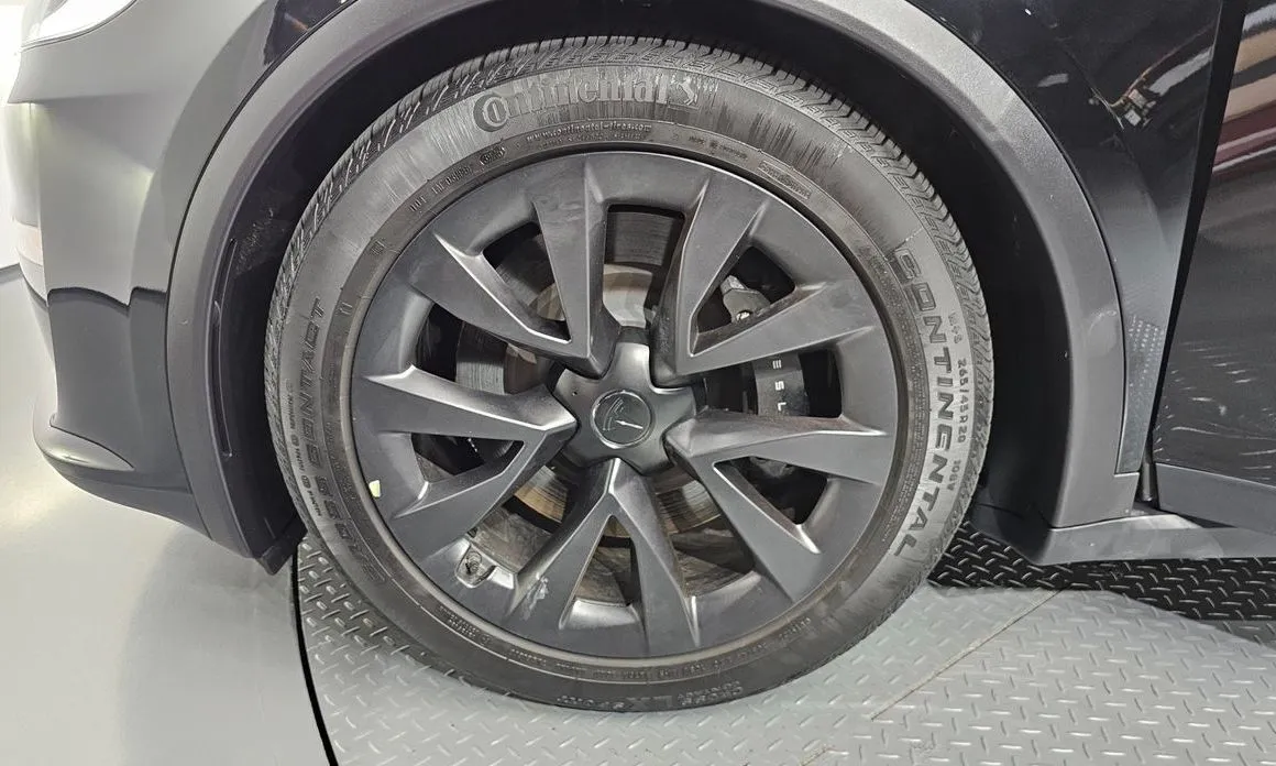 Tesla Model X — фото 4