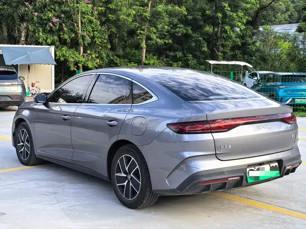 BYD Qin L — фото 9