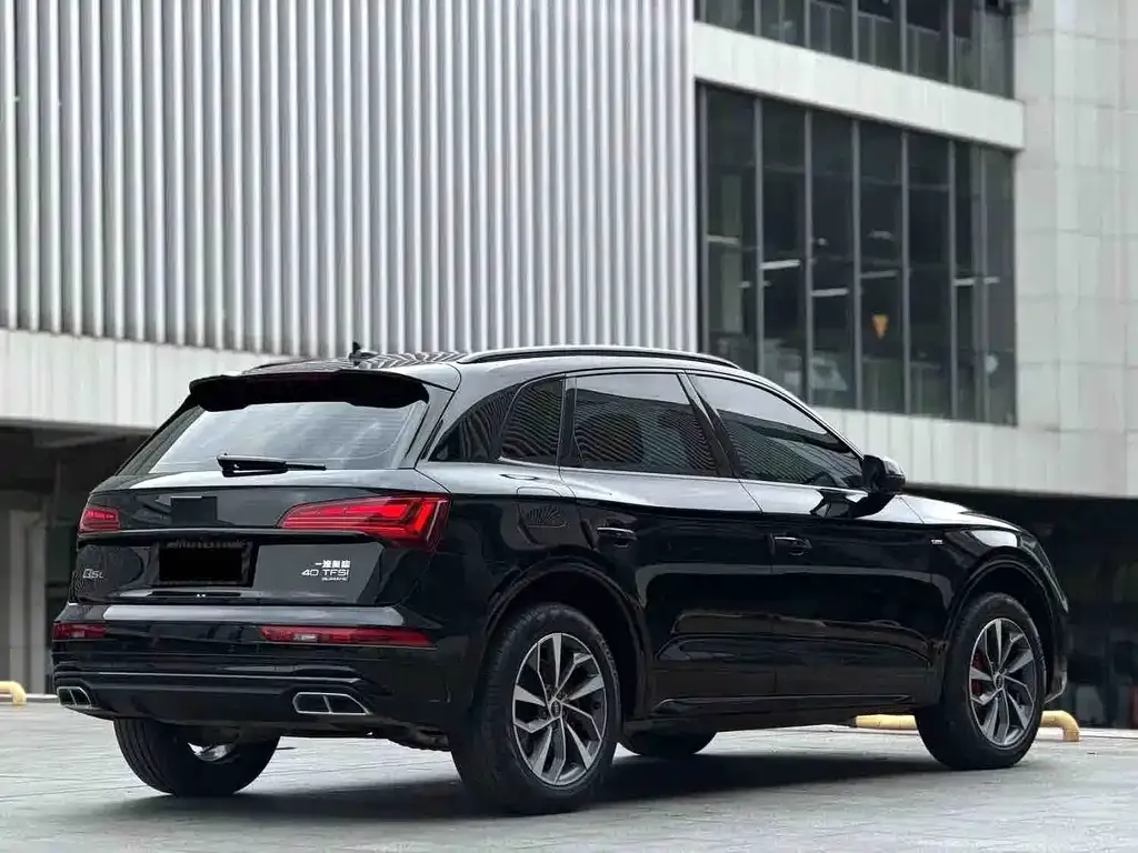 Audi Q5L — фото 7