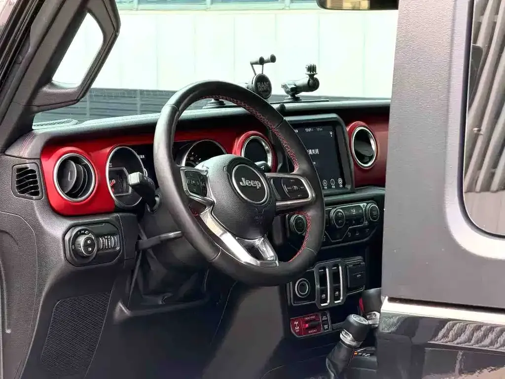Jeep Wrangler — фото 6