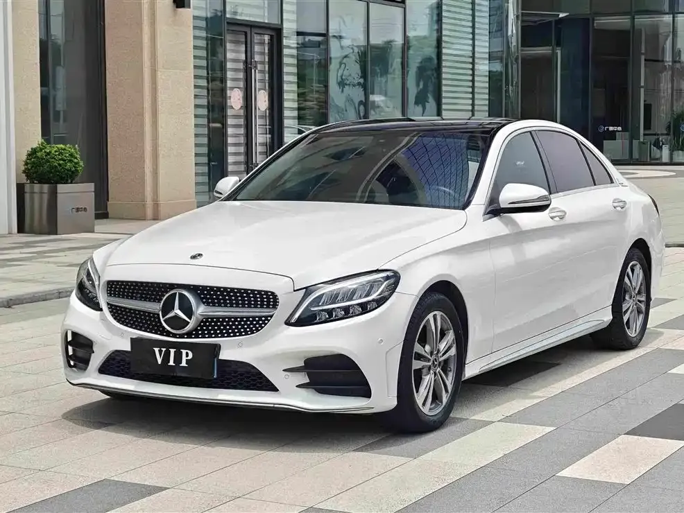 Mercedes-Benz C-Class — фото 1