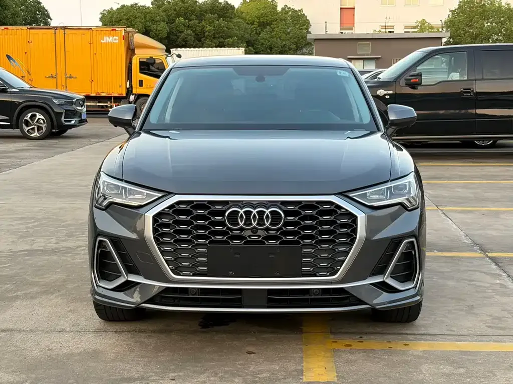 Audi Q3 Sportback — фото 1