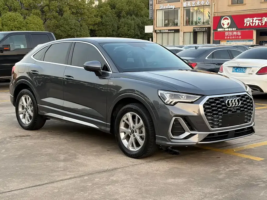 Audi Q3 Sportback — фото 7