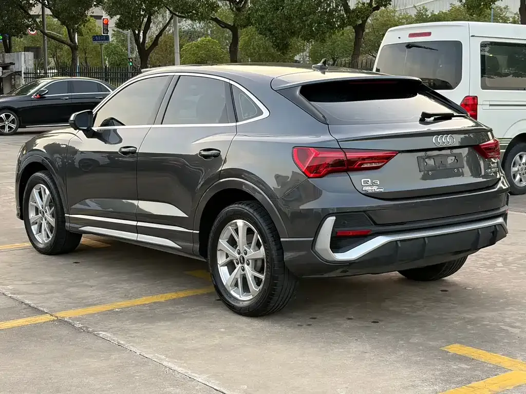 Audi Q3 Sportback — фото 10