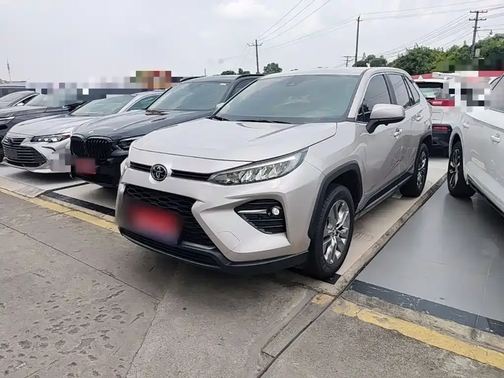 Toyota Wildlander — фото 10