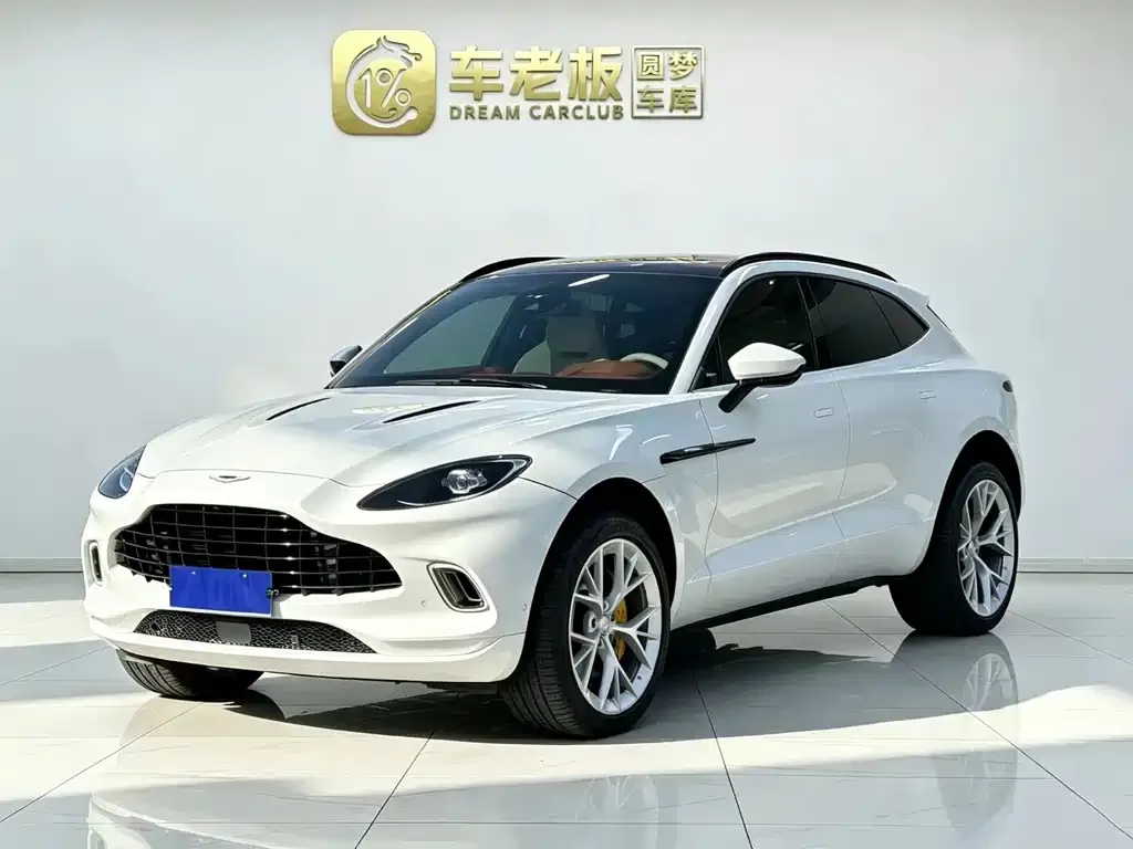 Aston Martin DBX — фото 1