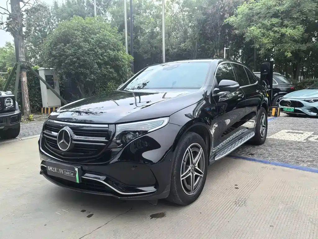 Mercedes-Benz EQC — фото 1