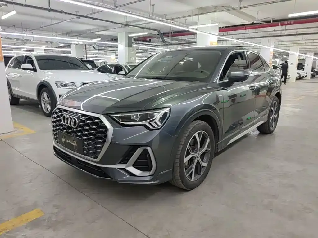 Audi Q3 Sportback — фото 1
