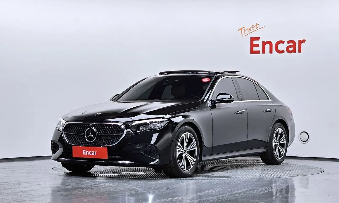 Mercedes-Benz E-Class — фото 1