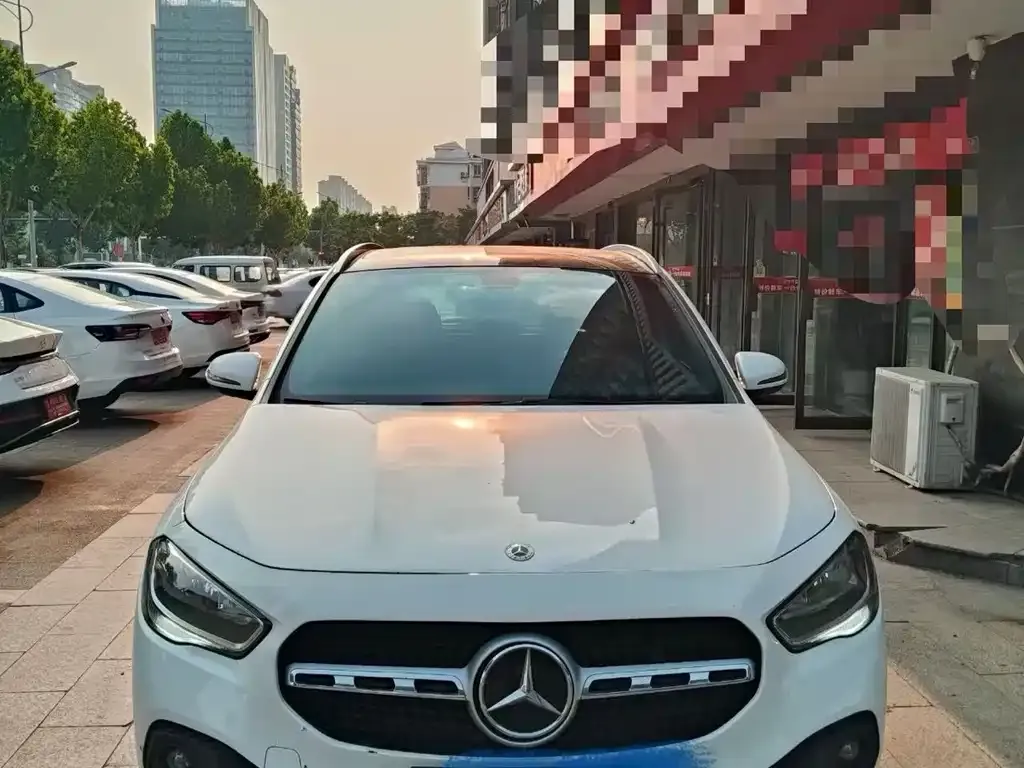 Mercedes-Benz GLA — фото 1
