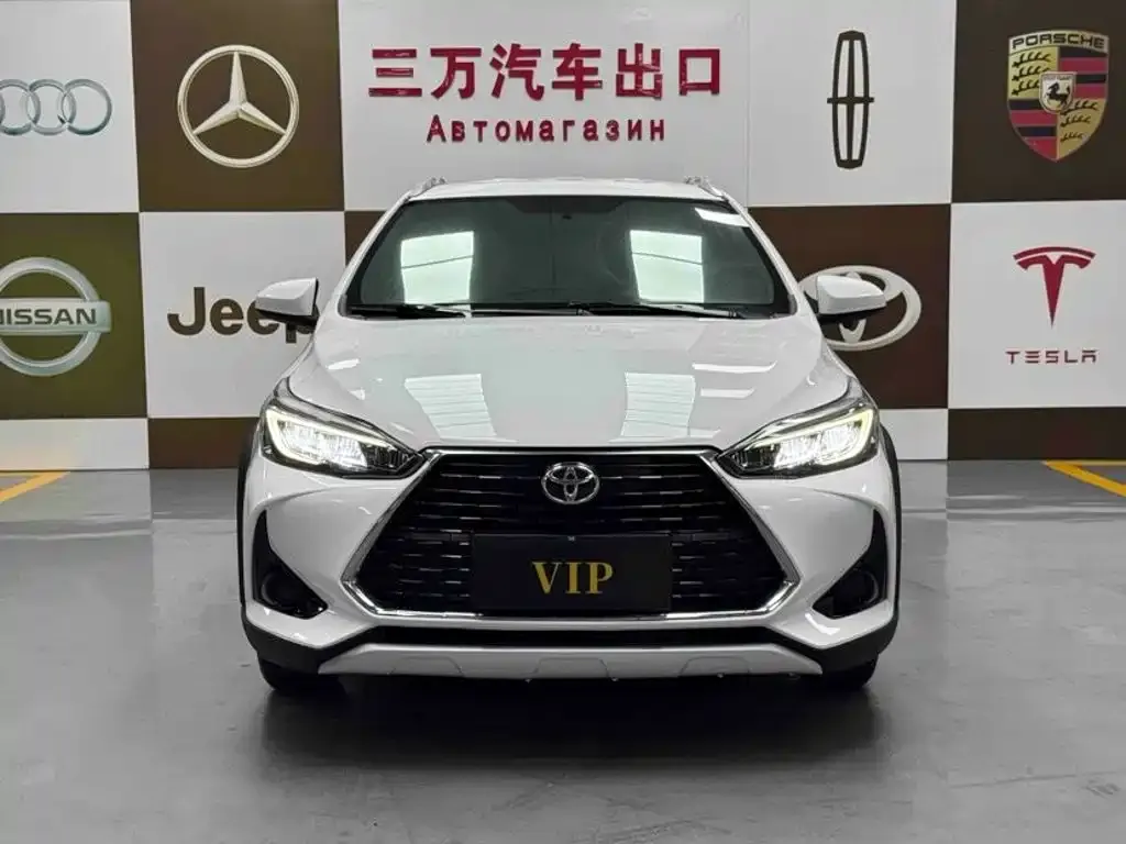 Toyota Yaris L — фото 3