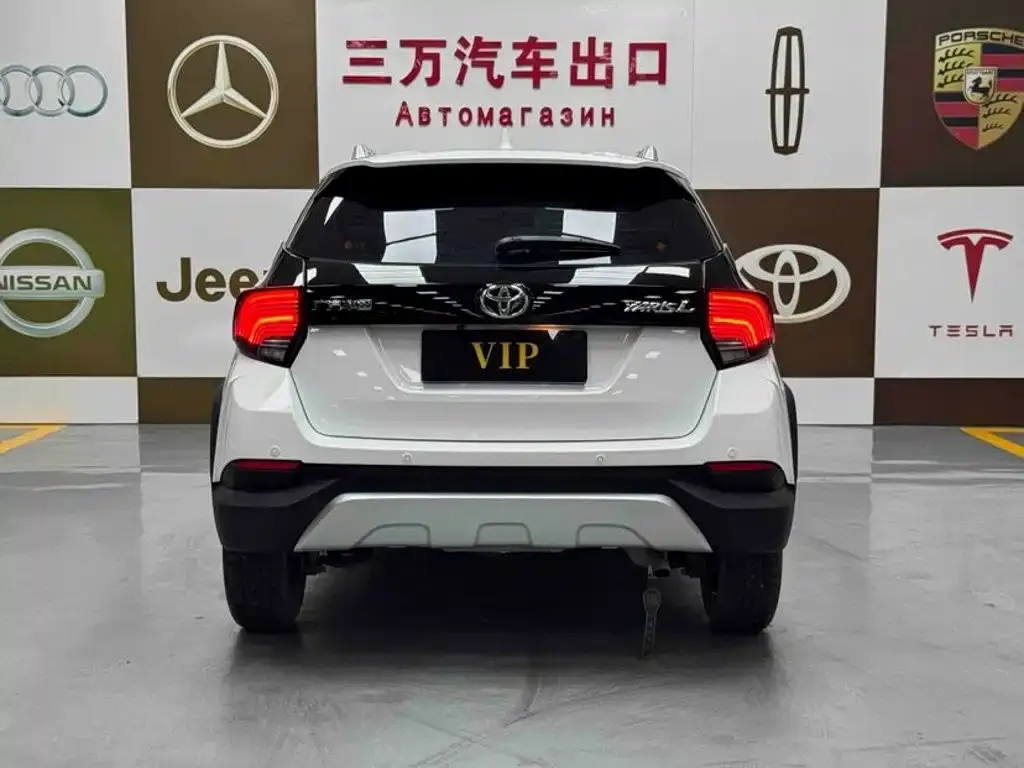 Toyota Yaris L — фото 9