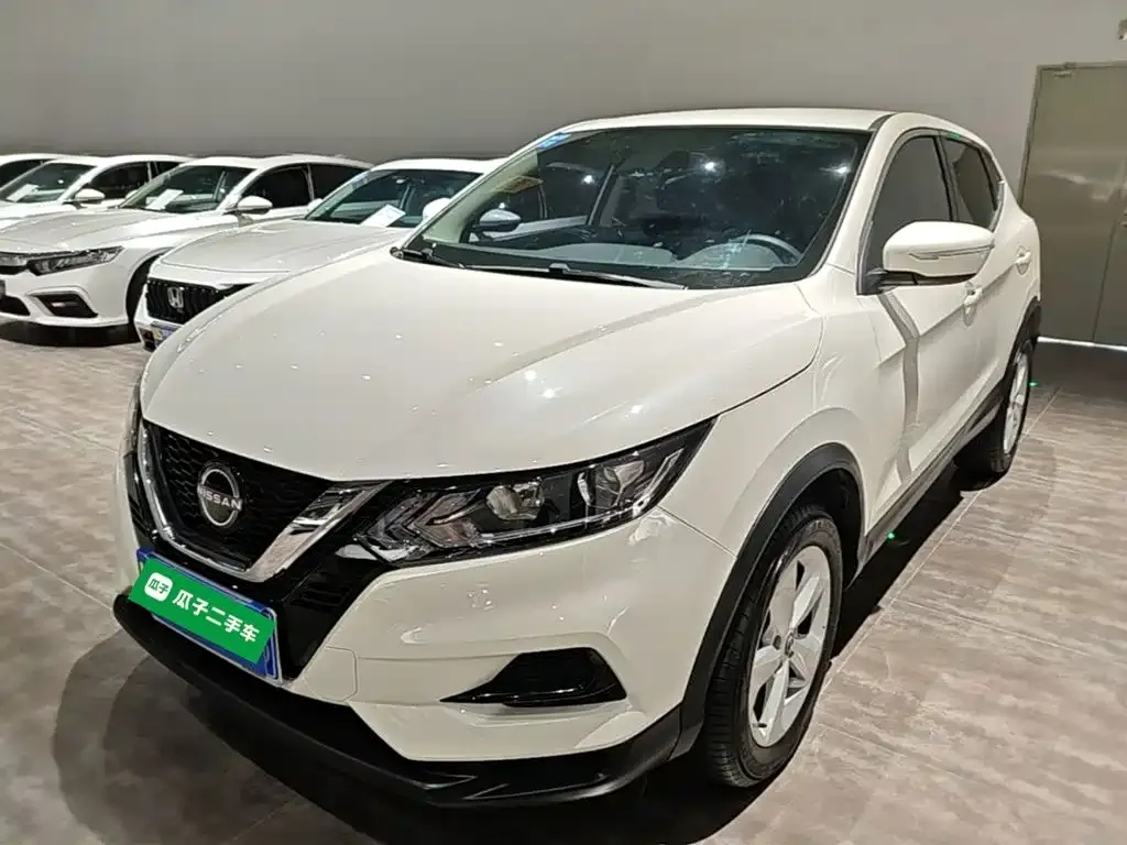 Nissan Qashqai — фото 1