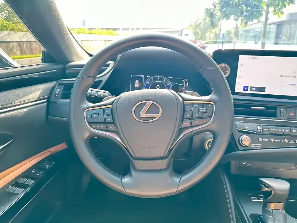 Lexus ES — фото 6