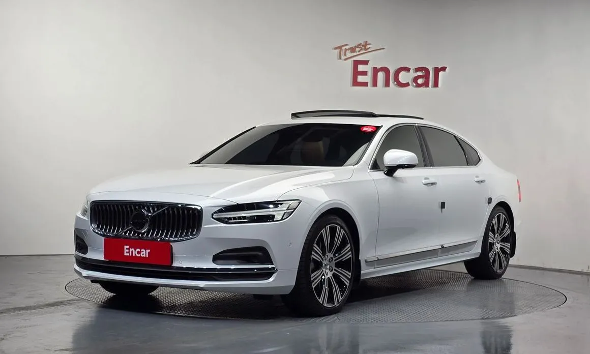 Volvo S90 — фото 1