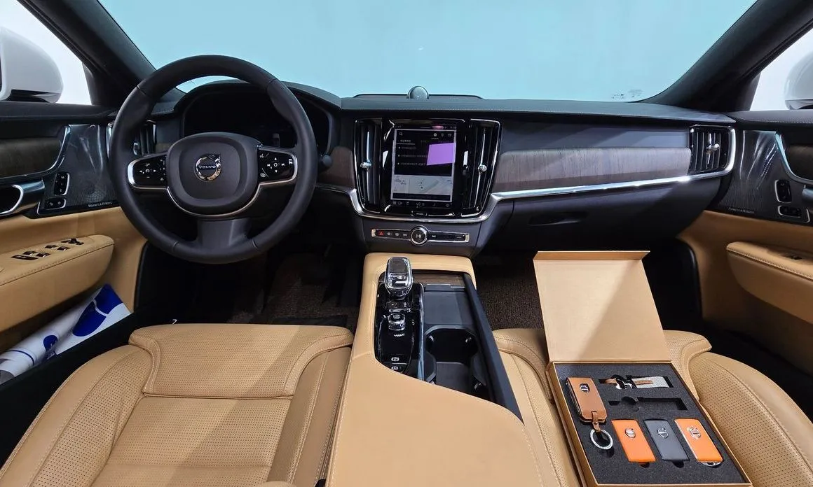 Volvo S90 — фото 8