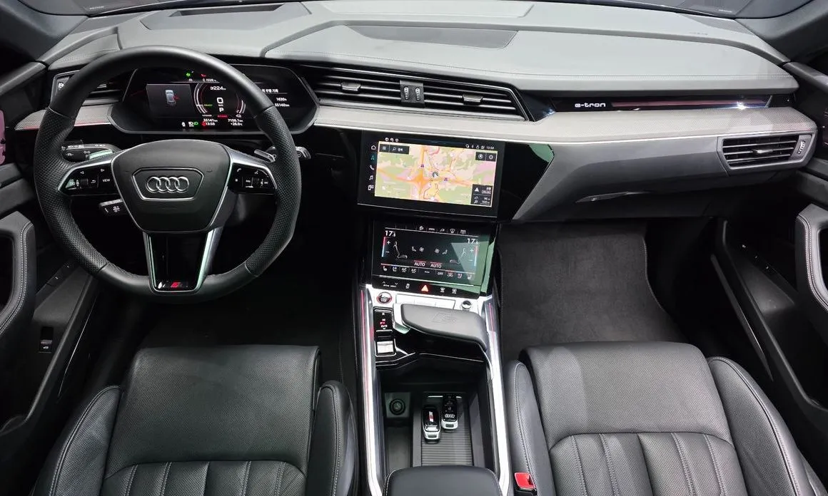 Audi e-tron — фото 10