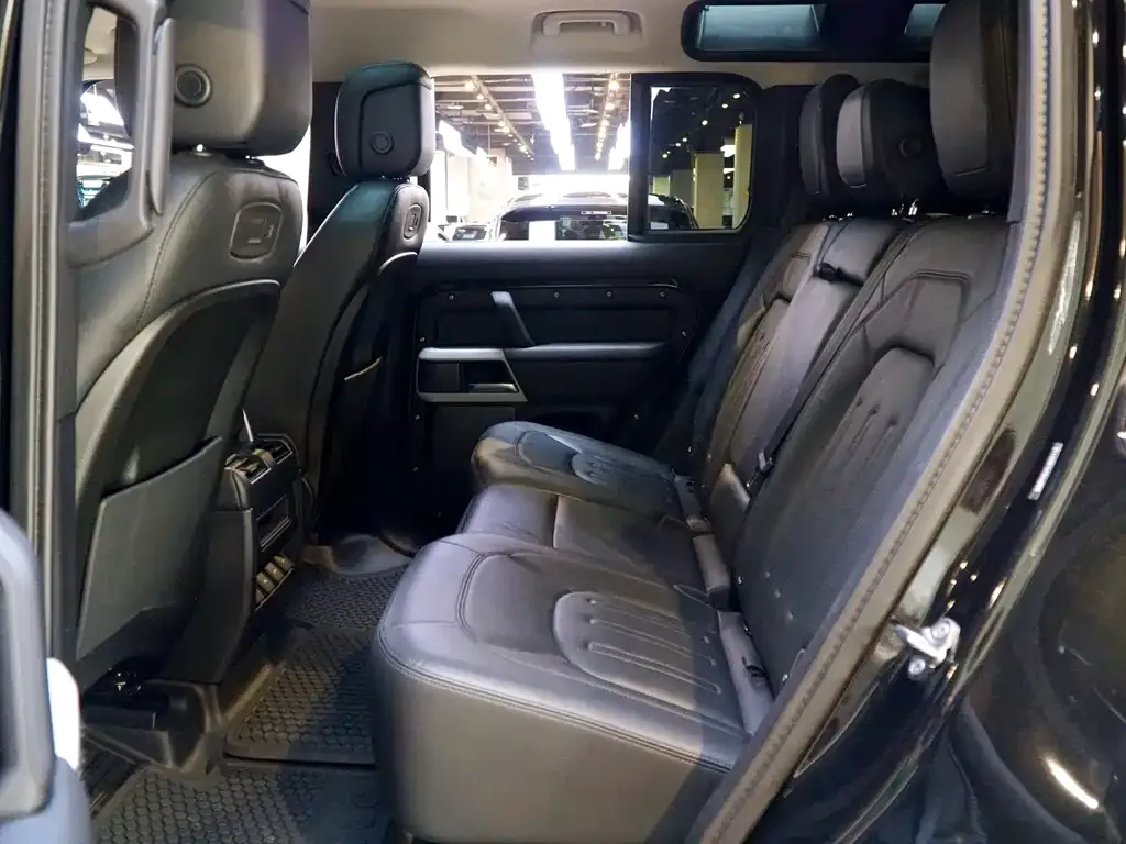 Land Rover Defender — фото 10