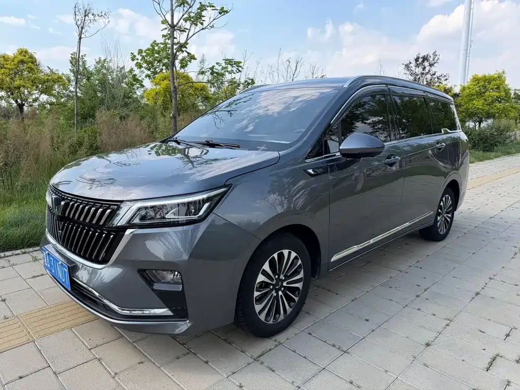 Wuling Jiachen — фото 1