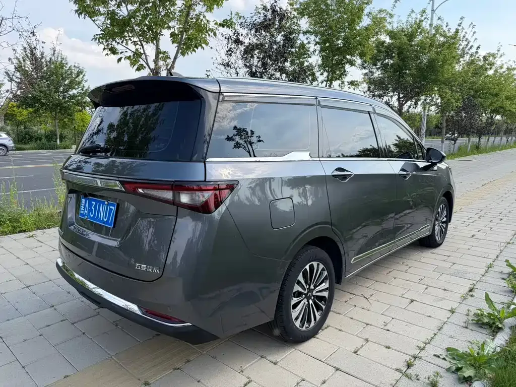 Wuling Jiachen — фото 9
