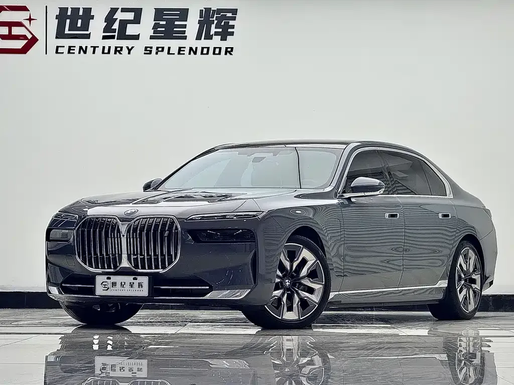 BMW i7 — фото 1