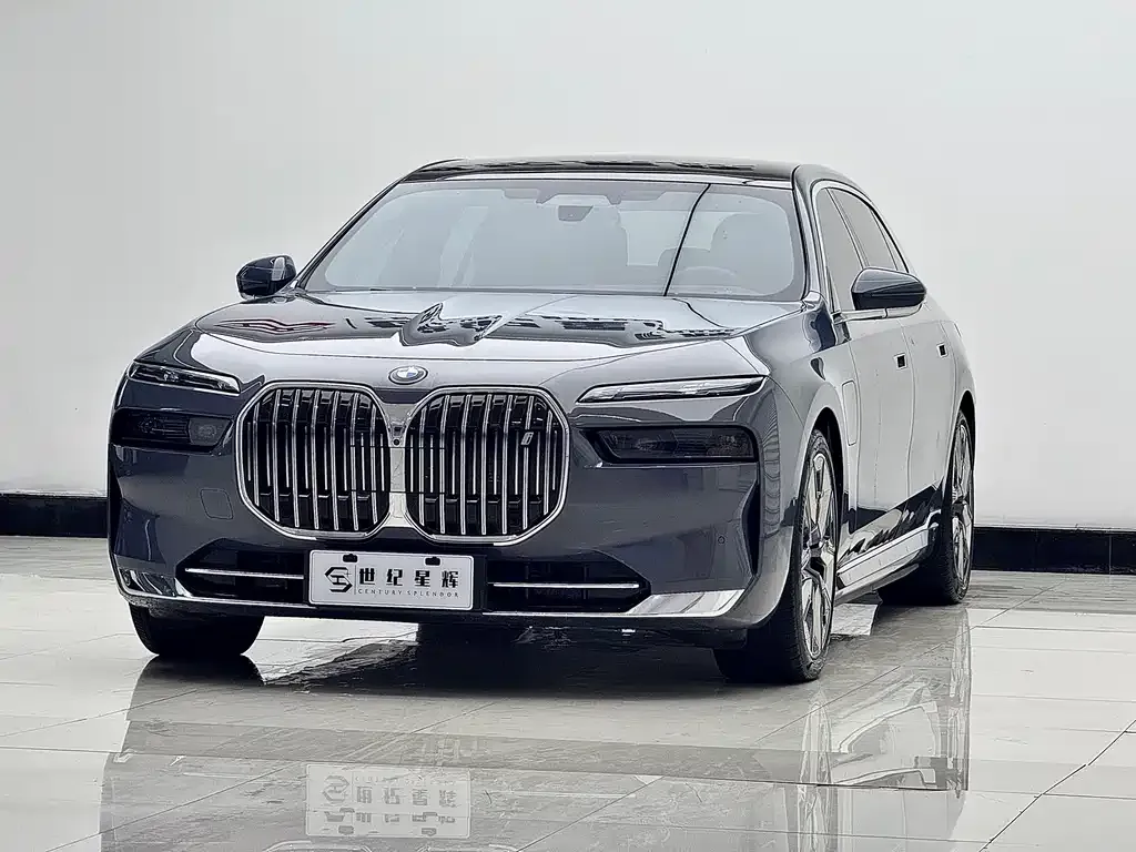 BMW i7 — фото 4