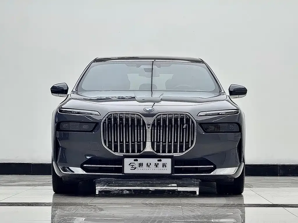 BMW i7 — фото 2
